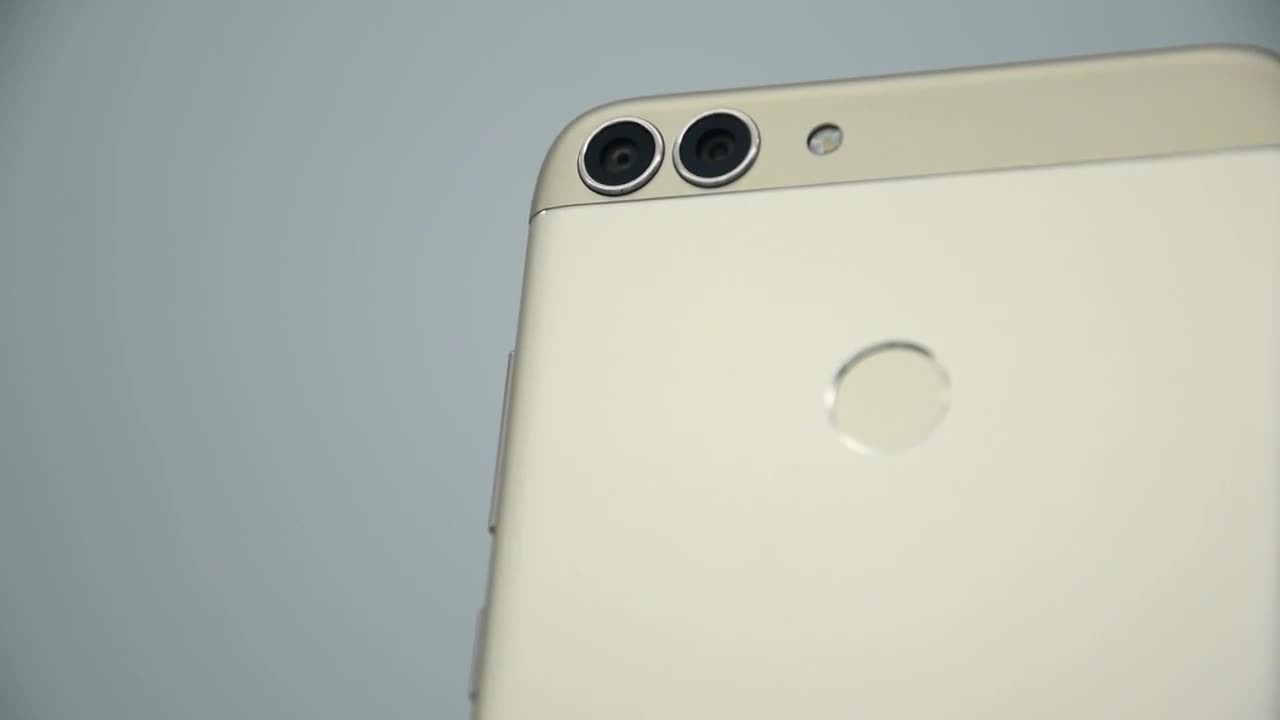 Huawei P Smart sotto la lente d'ingrandimento