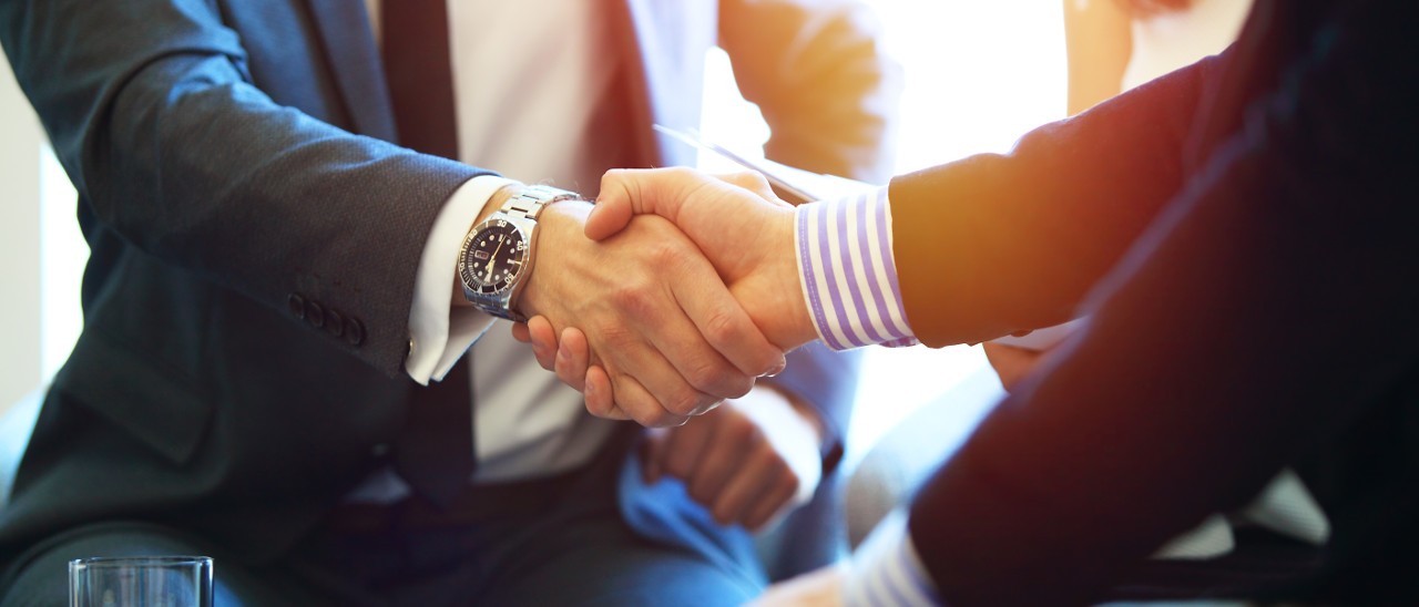 Amazon diventa una banca, intesa con Merrill Lynch