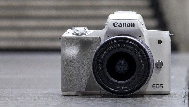 Canon EOS M50