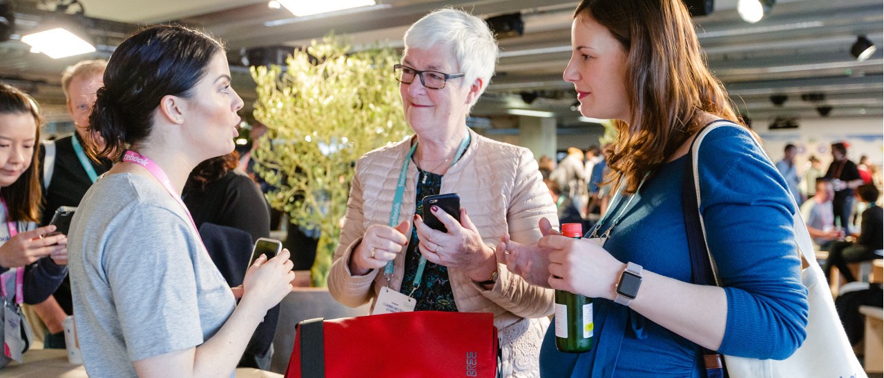 Facebook punta sulle comunità