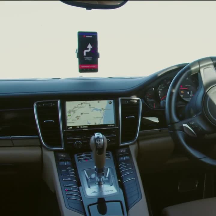 Huawei: quando l'IA dello smartphone guida un'auto