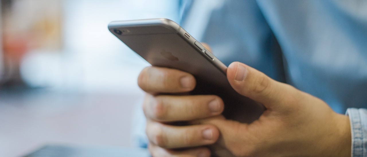 Effetto Iliad, i concorrenti perdono 300 milioni