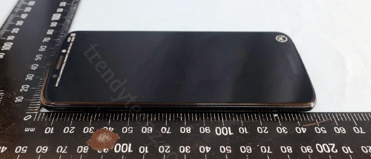 Moto G6 Play, prime immagini reali