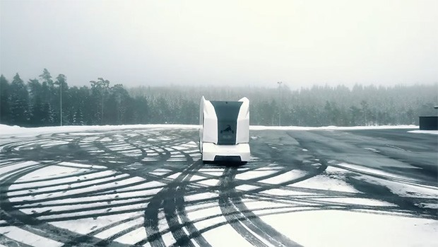 Einride T-pod, il camion a guida autonoma per il trasporto merci gestito dalla tecnologia della piattaforma NVIDIA Drive AI