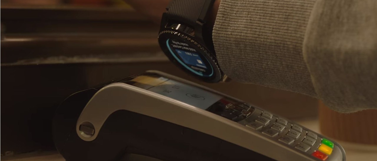 Samsung Pay, come pagare con Gear S3 e Gear Sport