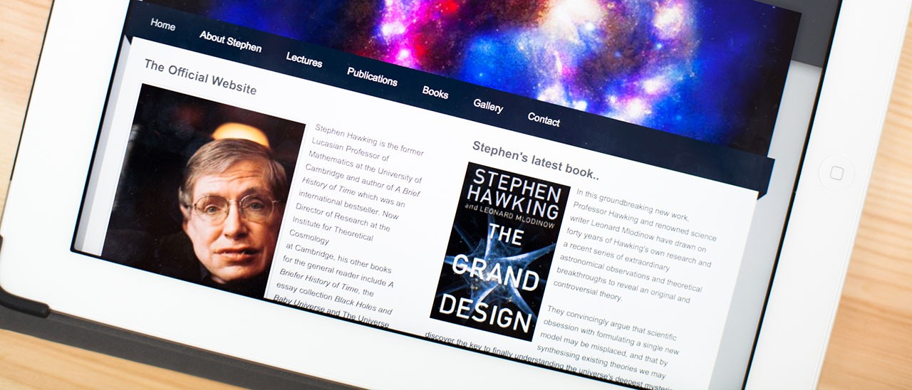 Tim Cook e Steve Wozniak ricordano Stephen Hawking