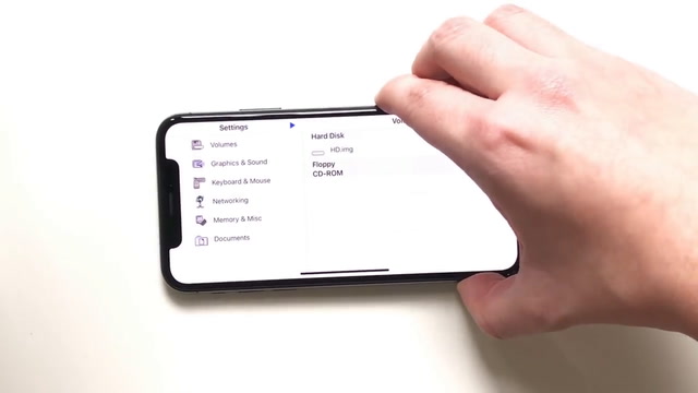 iPhone X emula macOS 8, Warcraft II e SimCity 2000