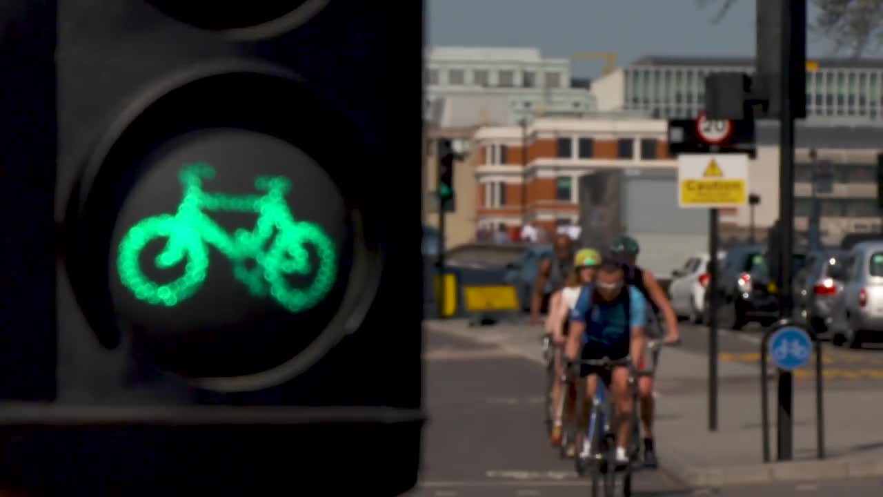 La difficile convivenza tra automobilisti e ciclisti