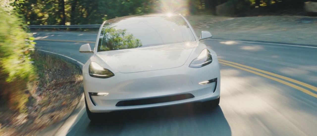 Tesla, hackathon per la produzione della Model 3