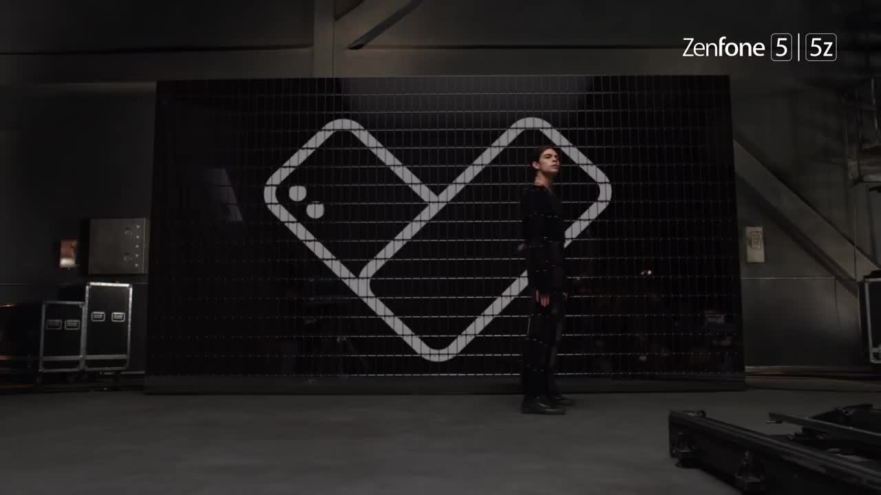 Un ballerino e 89 ASUS ZenFone 5