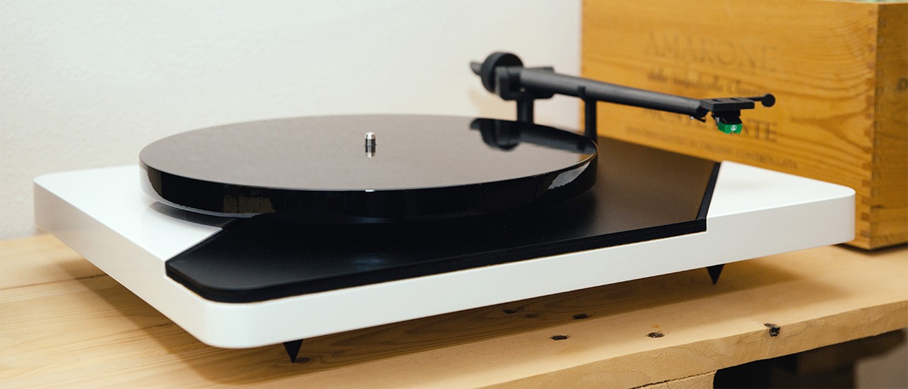 LOGIGRAM, un giradischi manuale su Indiegogo