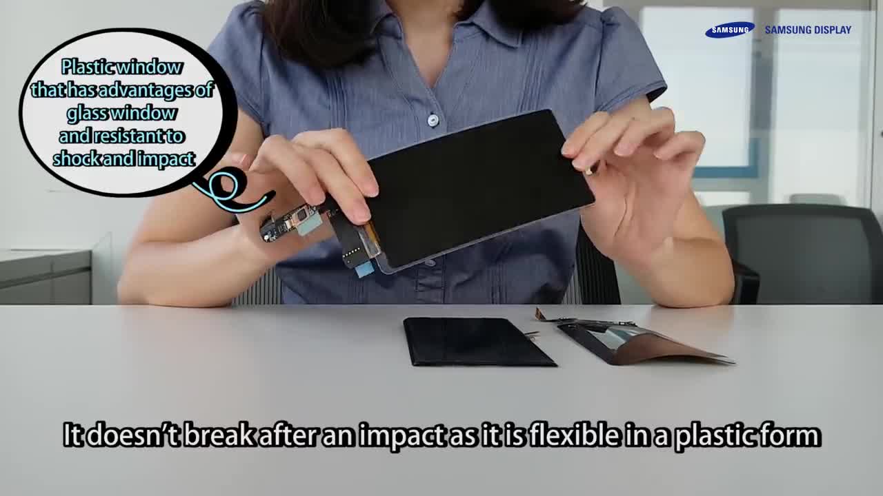 Samsung: il display OLED flessibile e resistente