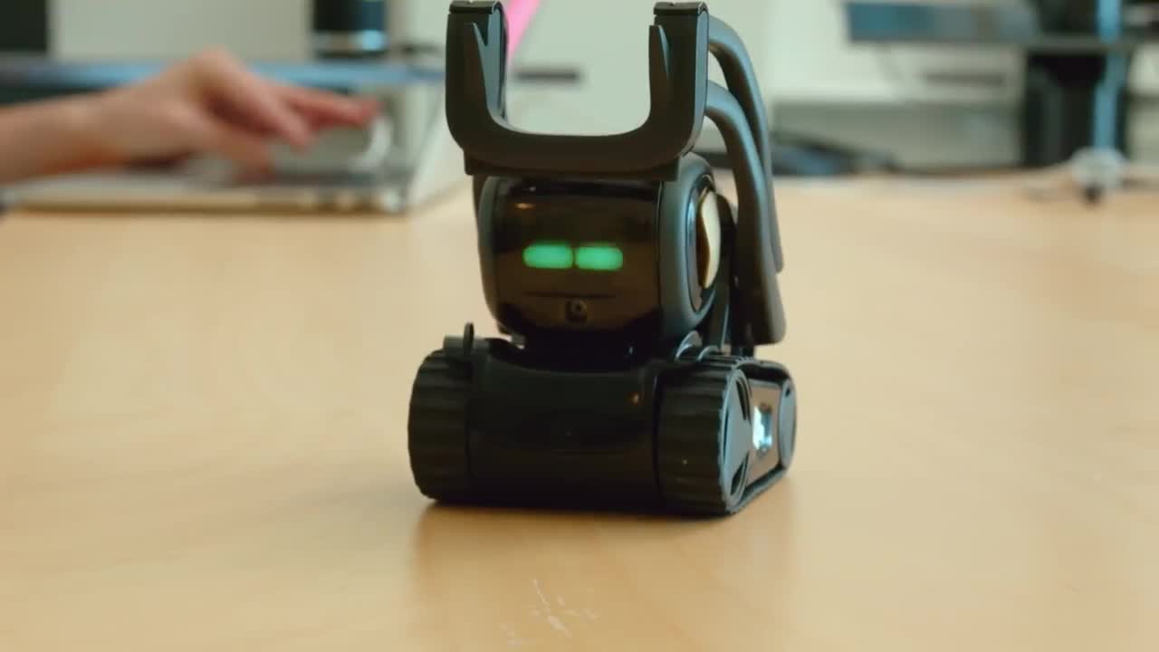 Vector è il nuovo piccolo robot di Anki