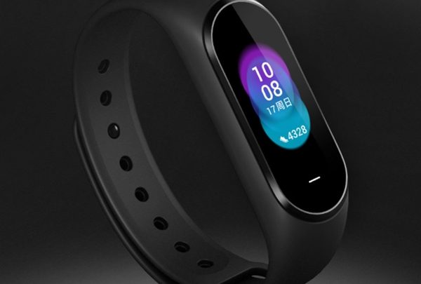 Black Plus, smartband con display touch