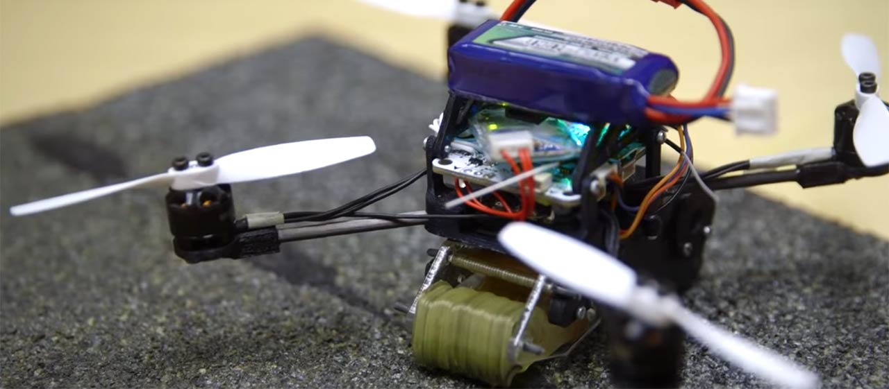 Il mini drone che solleva 40 volte il suo peso
