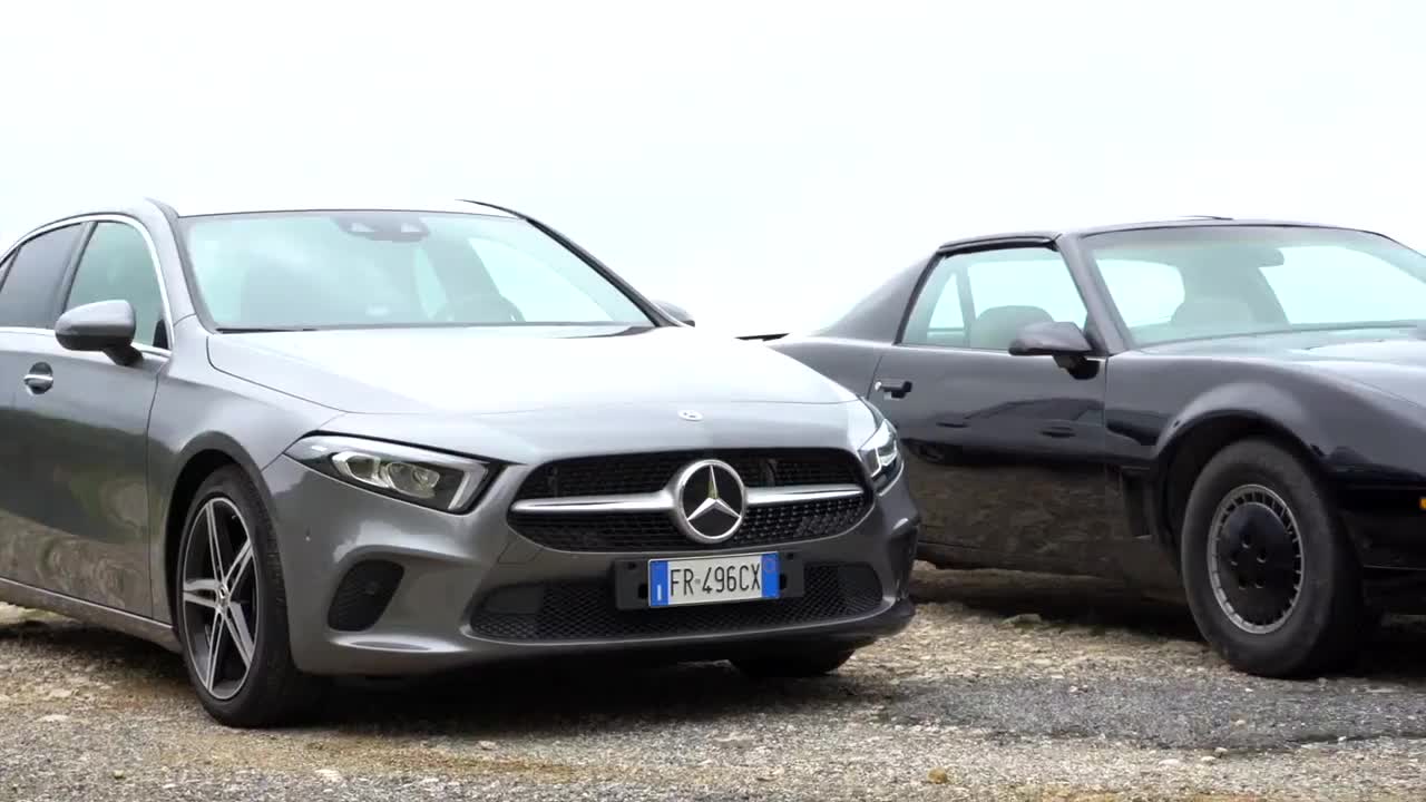 Mercedes Classe A MBUX vs Kitt
