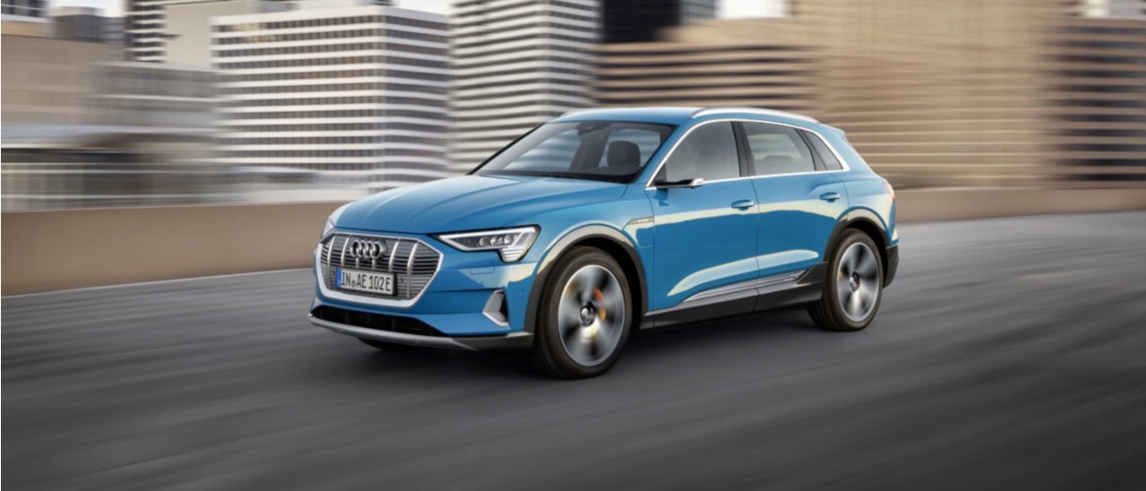 Audi e-tron, un bug software ritarda il lancio