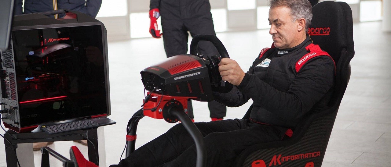 Jean Alesi presenta la sua accademia eSport