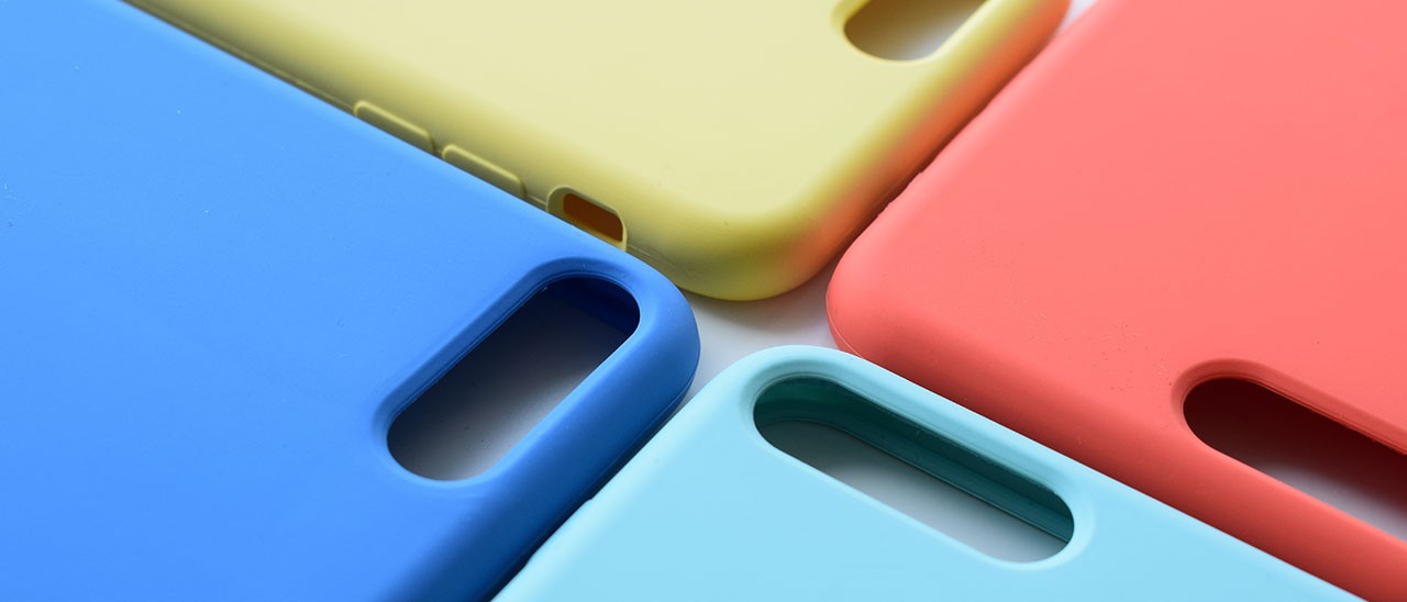 iPhone: Apple brevetta la custodia con il click