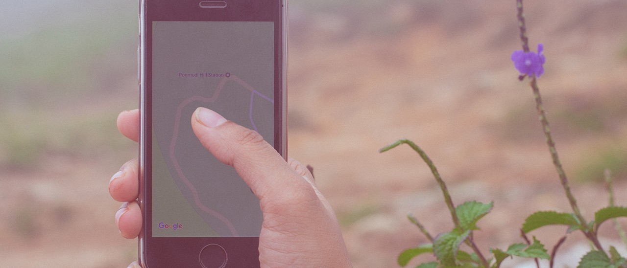 Google Maps, artista inganna l'app con 99 telefoni