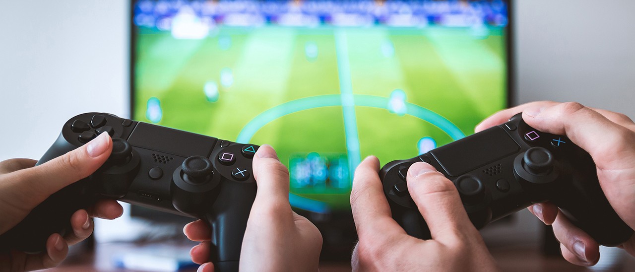 Carlo Calenda contro videogiochi, utenti infuriati