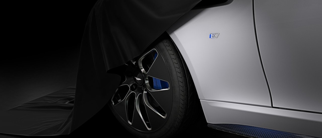 James Bond guiderà un'auto elettrica