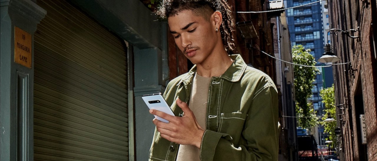 Galaxy S10, Samsung risolverà il problema impronte