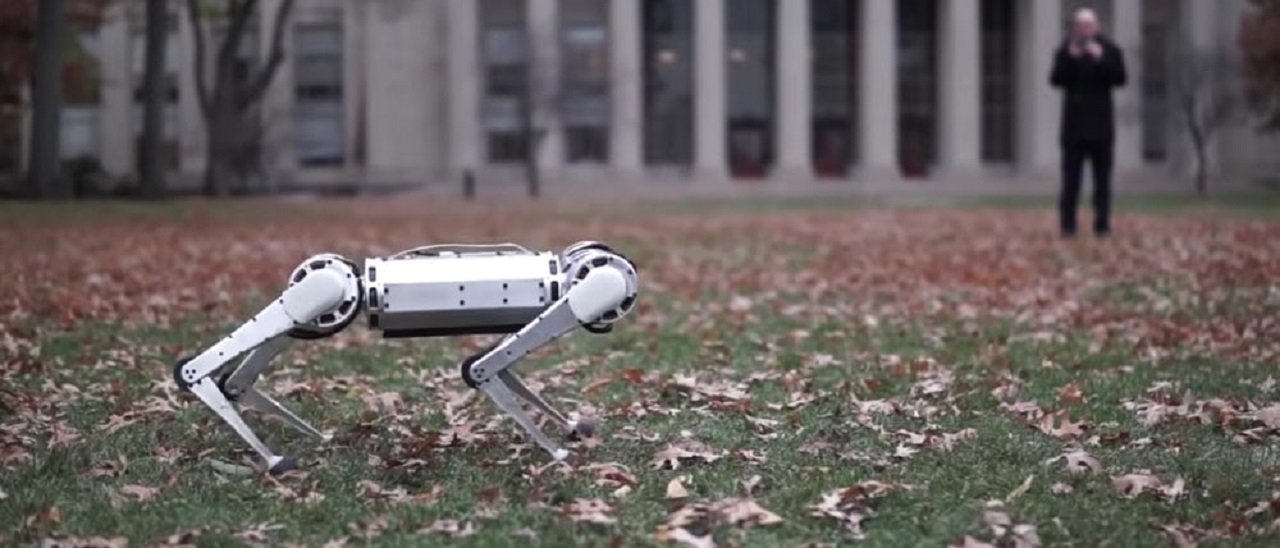 Mini Cheetah, il robot che fa i salti mortali