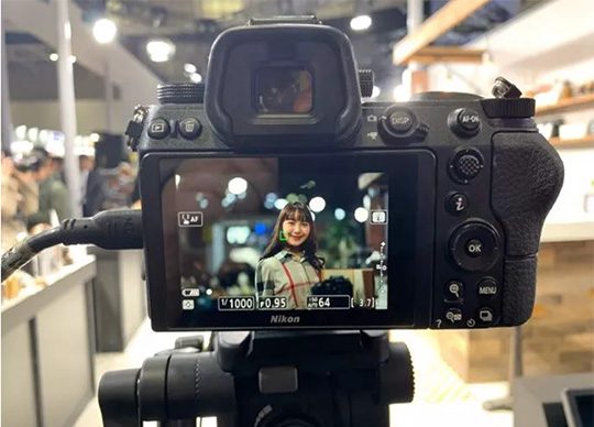 Nikon Z5: la risposta alla EOS RP?