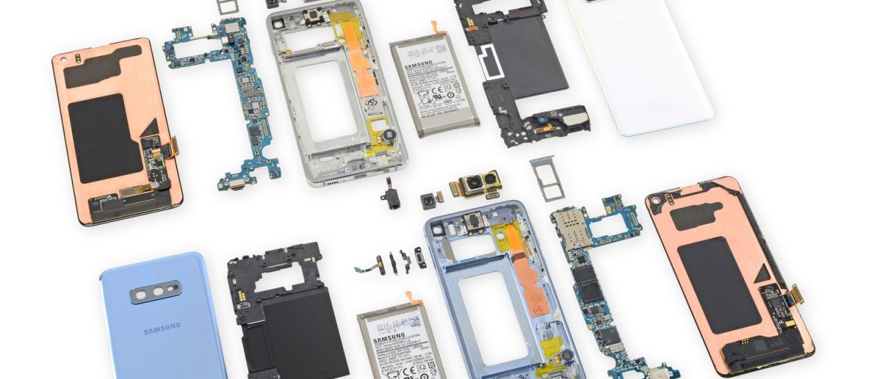 Samsung Galaxy S10, iFixit svela i segreti nascosti