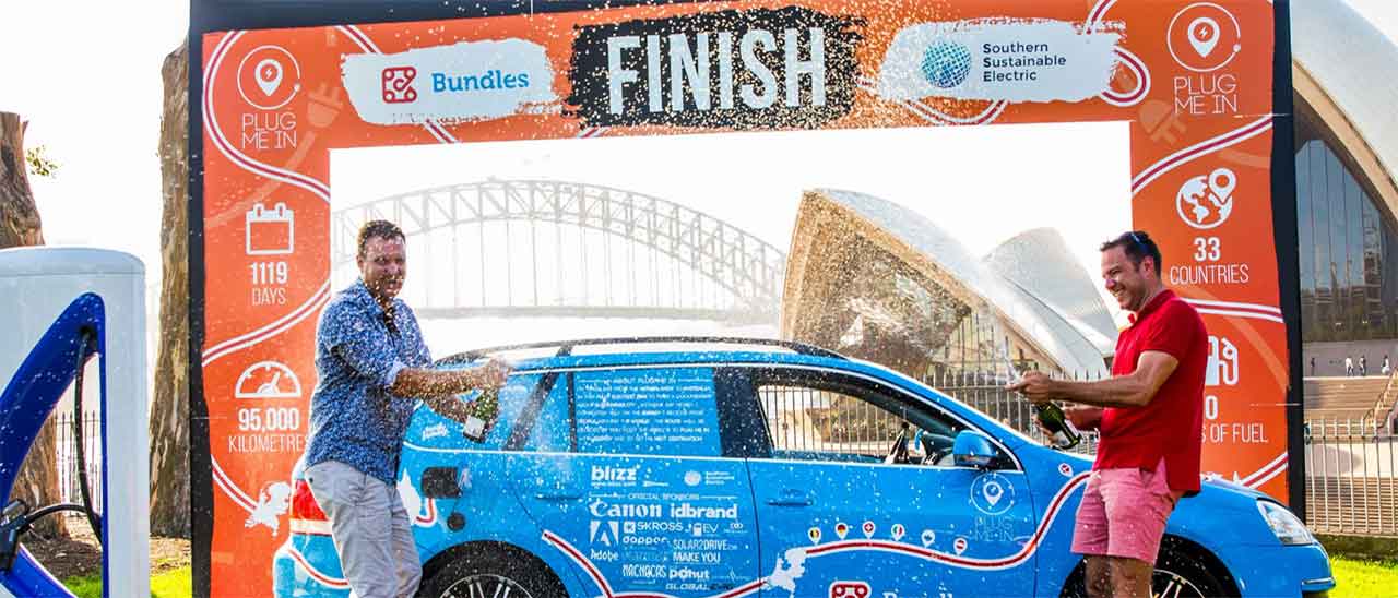 Completato il giro del mondo in auto elettrica