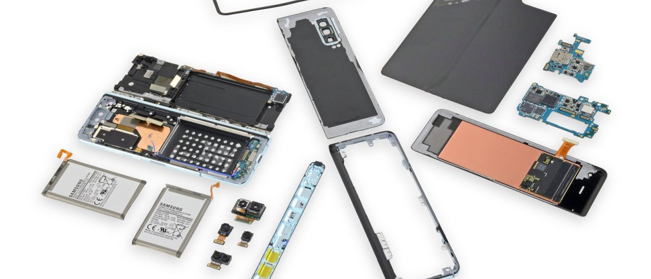 Samsung Galaxy Fold, iFixit svela i difetti
