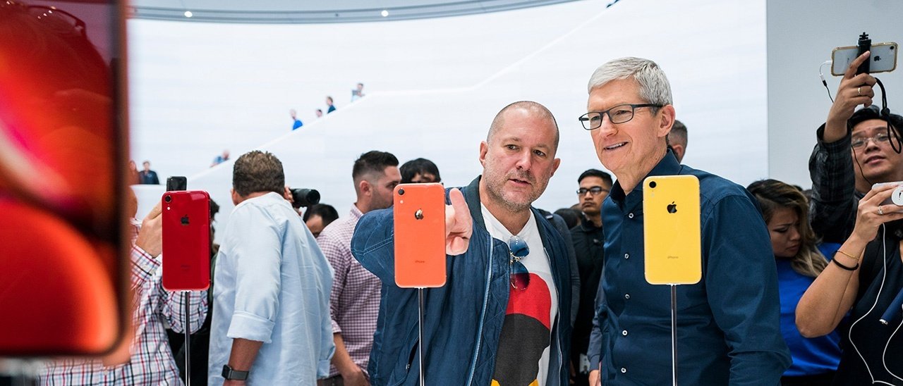 Jonathan Ive registra ufficialmente LoveFrom