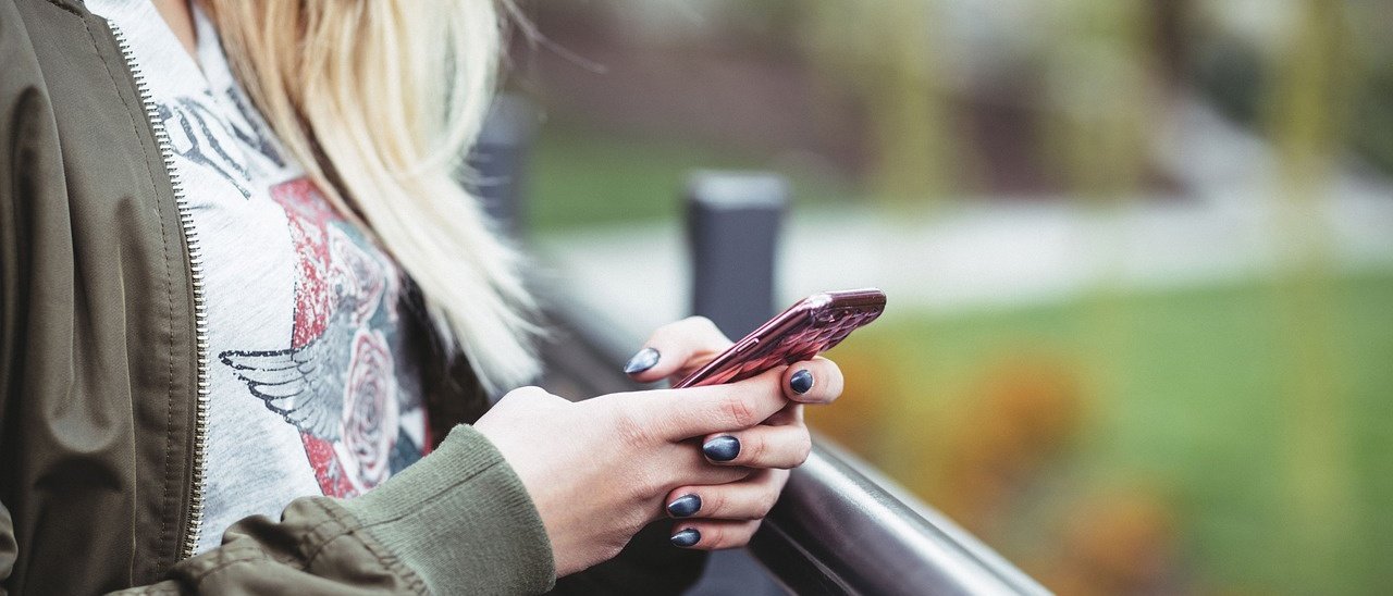 Coronavirus, smartphone monitorati in Lombardia