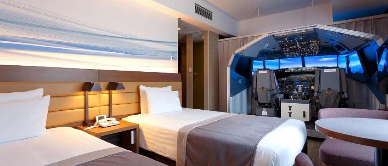 Giappone, camera d'hotel con simulatore di volo