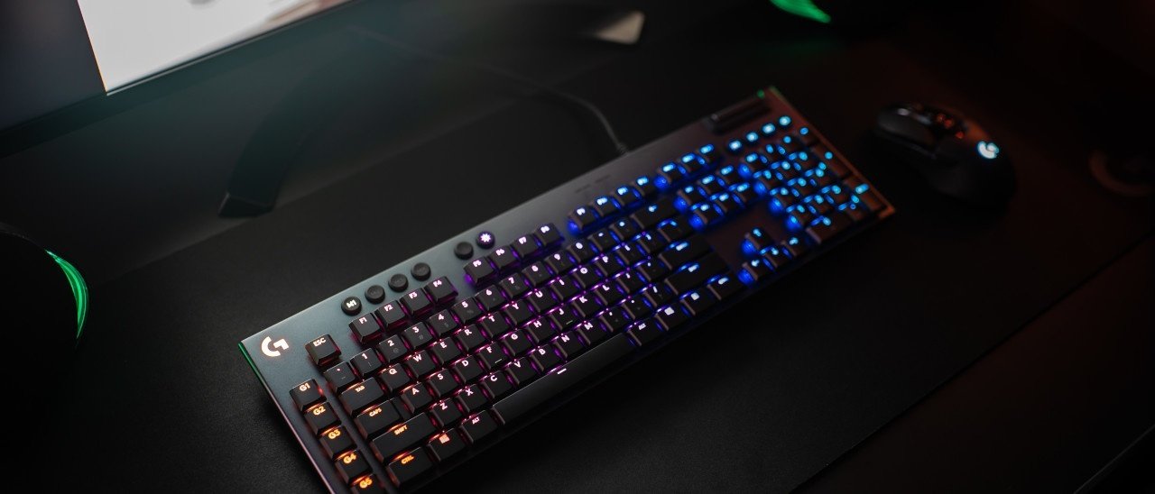 Logitech G G915 LIGHTSPEED e G815 LIGHTSYNC RGB