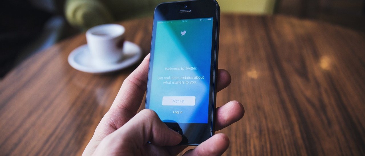 Twitter, in arrivo l'opzione per il login con l'account Google
