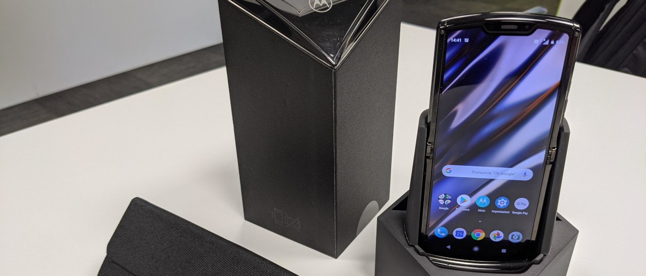 Motorola Razr, istruzioni per l'uso e unboxing
