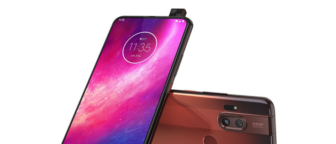 Motorola One Hyper, fotocamera pop-up e Android 10
