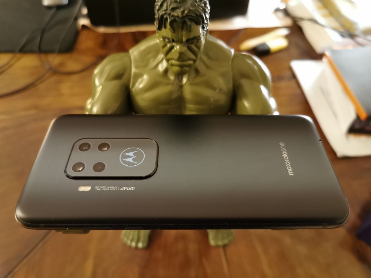 Motorola One Zoom retro