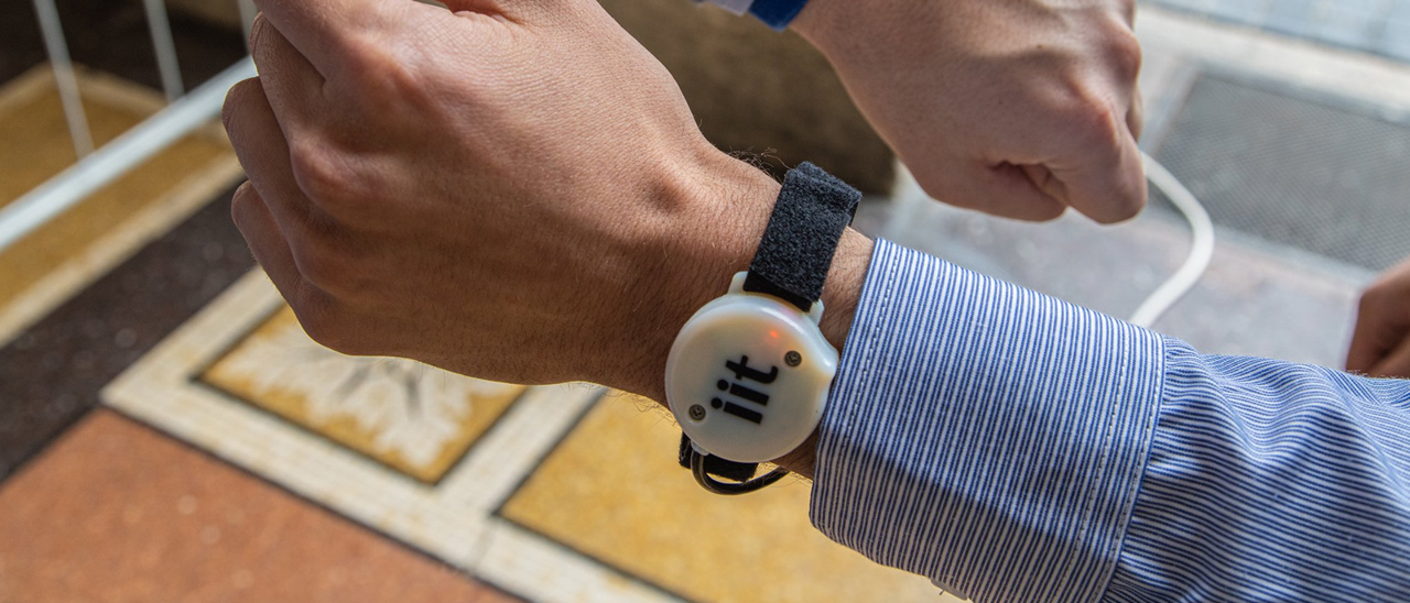 Fase 2, arriva da Genova il braccialetto 