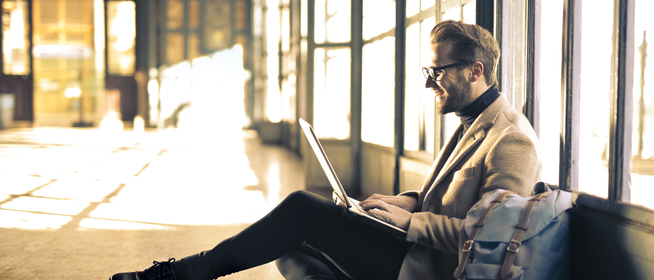 3 notebook con scheda SIM e connessione 4G LTE