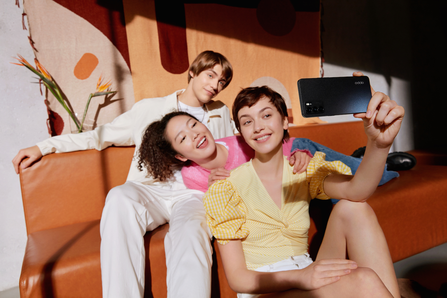 OPPO Reno6 Pro 5G Lifestyle