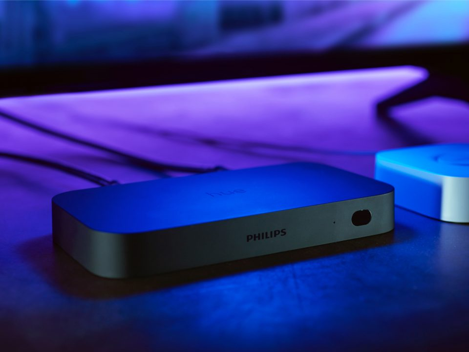 Philips Hue Play HDMI Sync Box: TV e luci per una resa immersiva