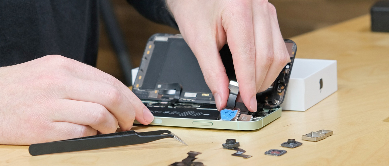 Come riparare smartphone e tablet: gli strumenti di iFixit