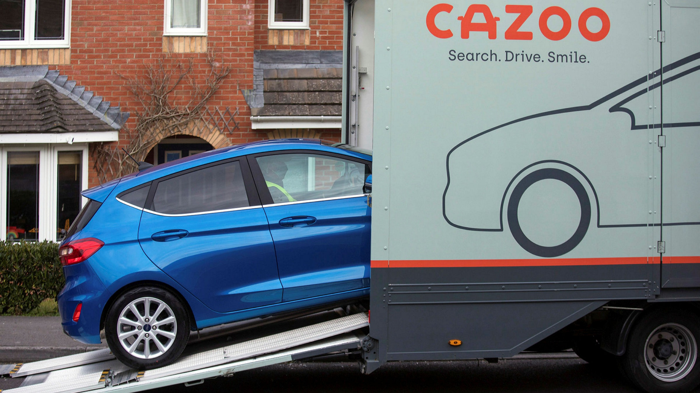 L’e-commerce automotive accelera: Cazoo acquisisce Brumbrum