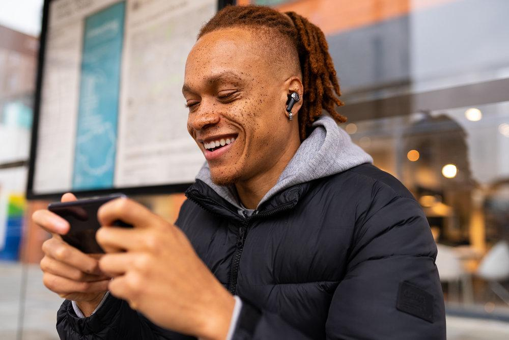 JBL lancia i primi microfono e auricolari True Wireless Gaming