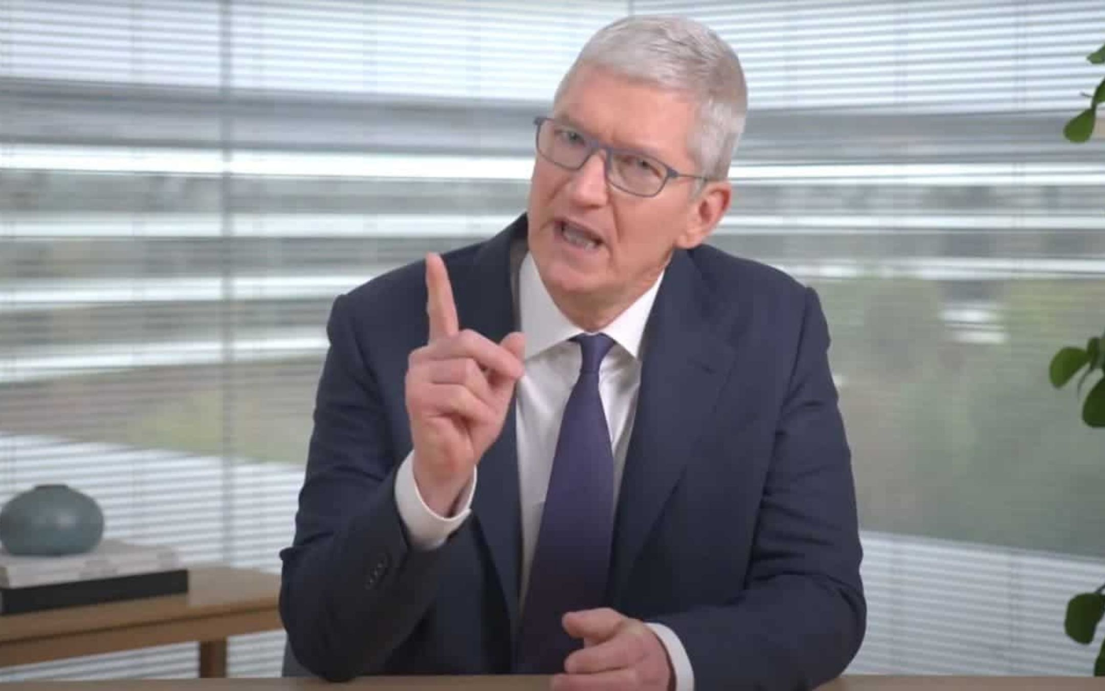 Tim Cook guarda con attenzione al metaverso