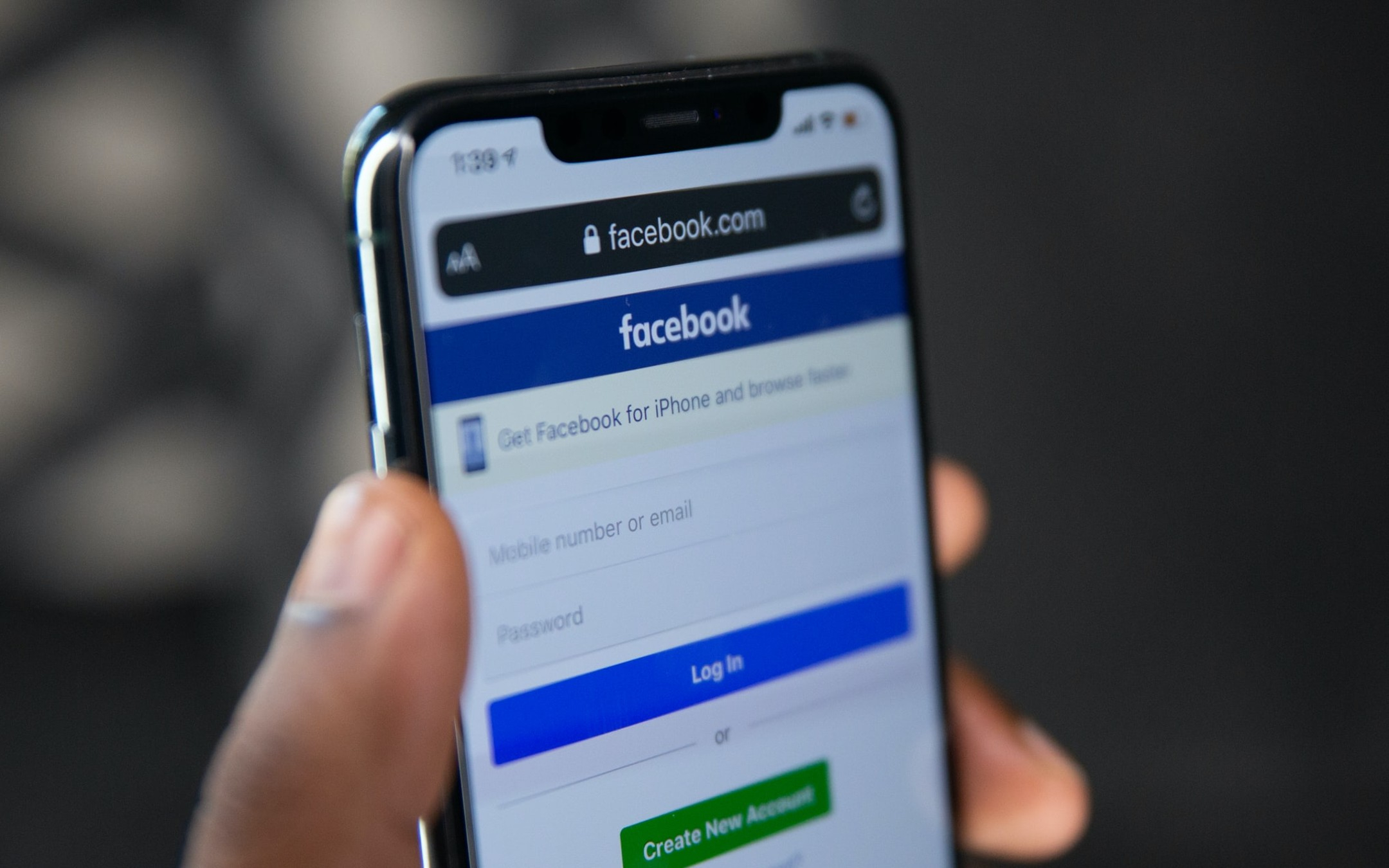 Facebook e Instagram chiudono in Europa? Meta interviene per fare chiarezza