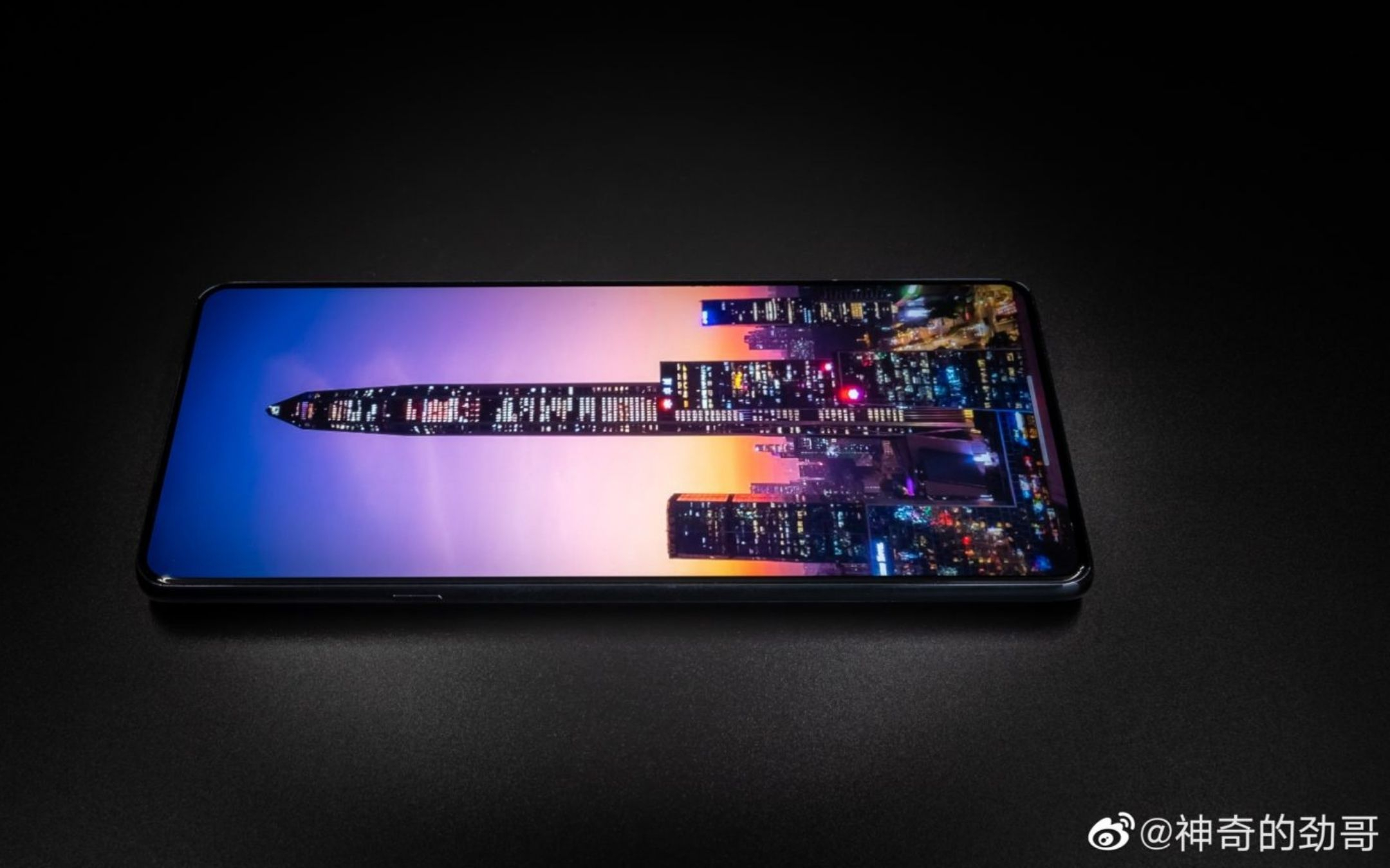 Sta arrivando il Motorola Edge X30 con selfiecam sotto lo schermo